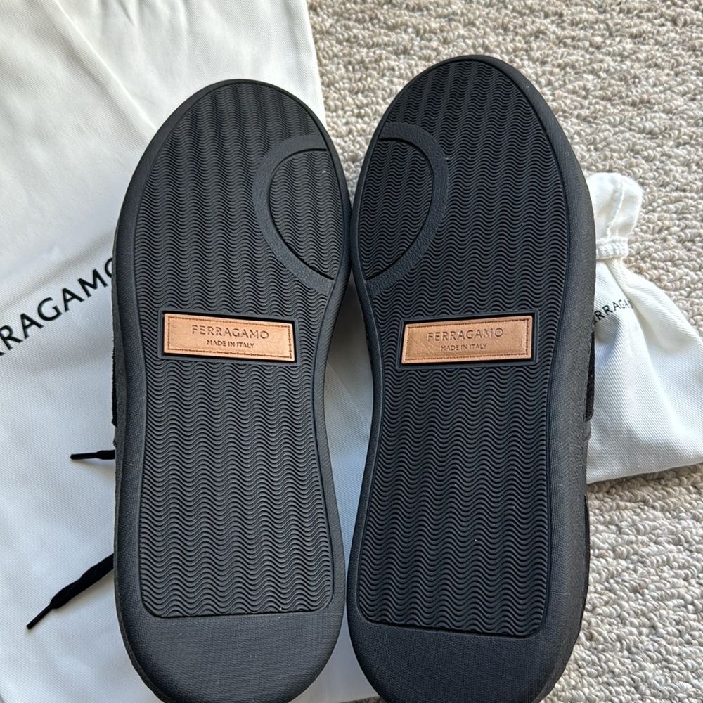 ‼️SOLD ‼️ Ferragamo, Achille sneaker, black, 9, like new - Picture 8 of 14